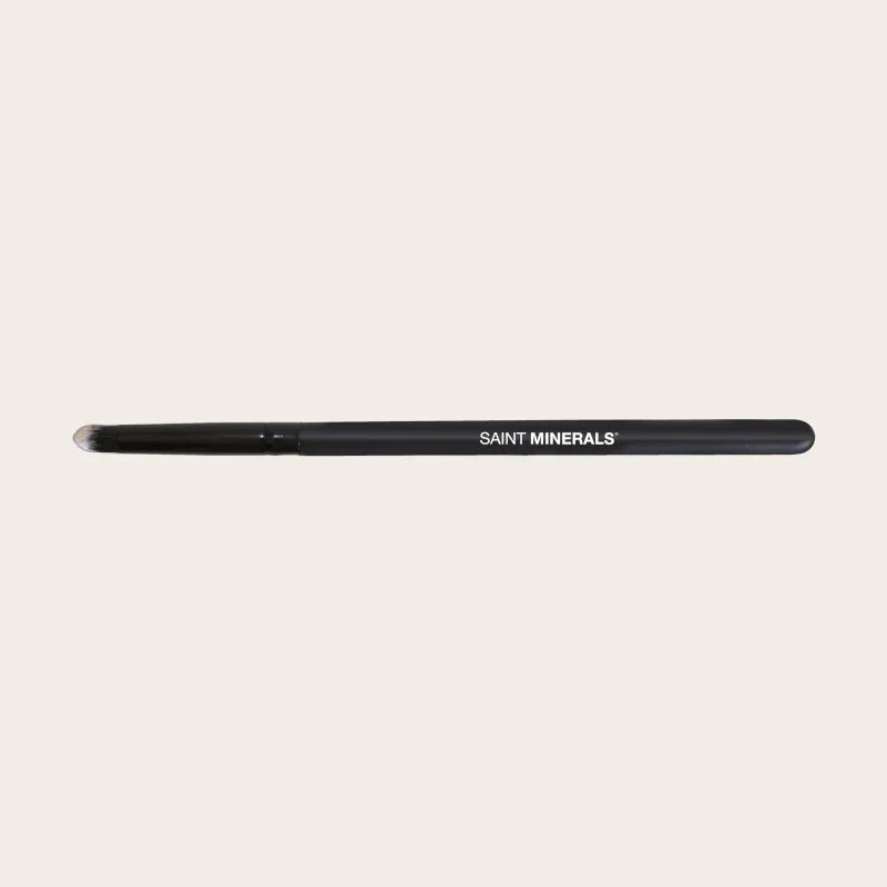 SAINT MINERALS Precision Smudge Brush
